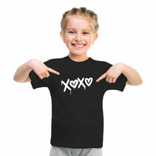 חולצות לילדים | חולצת XOXO | פיצקולים
